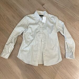 Banana Republic long sleeve tailored shirt for work or fun!